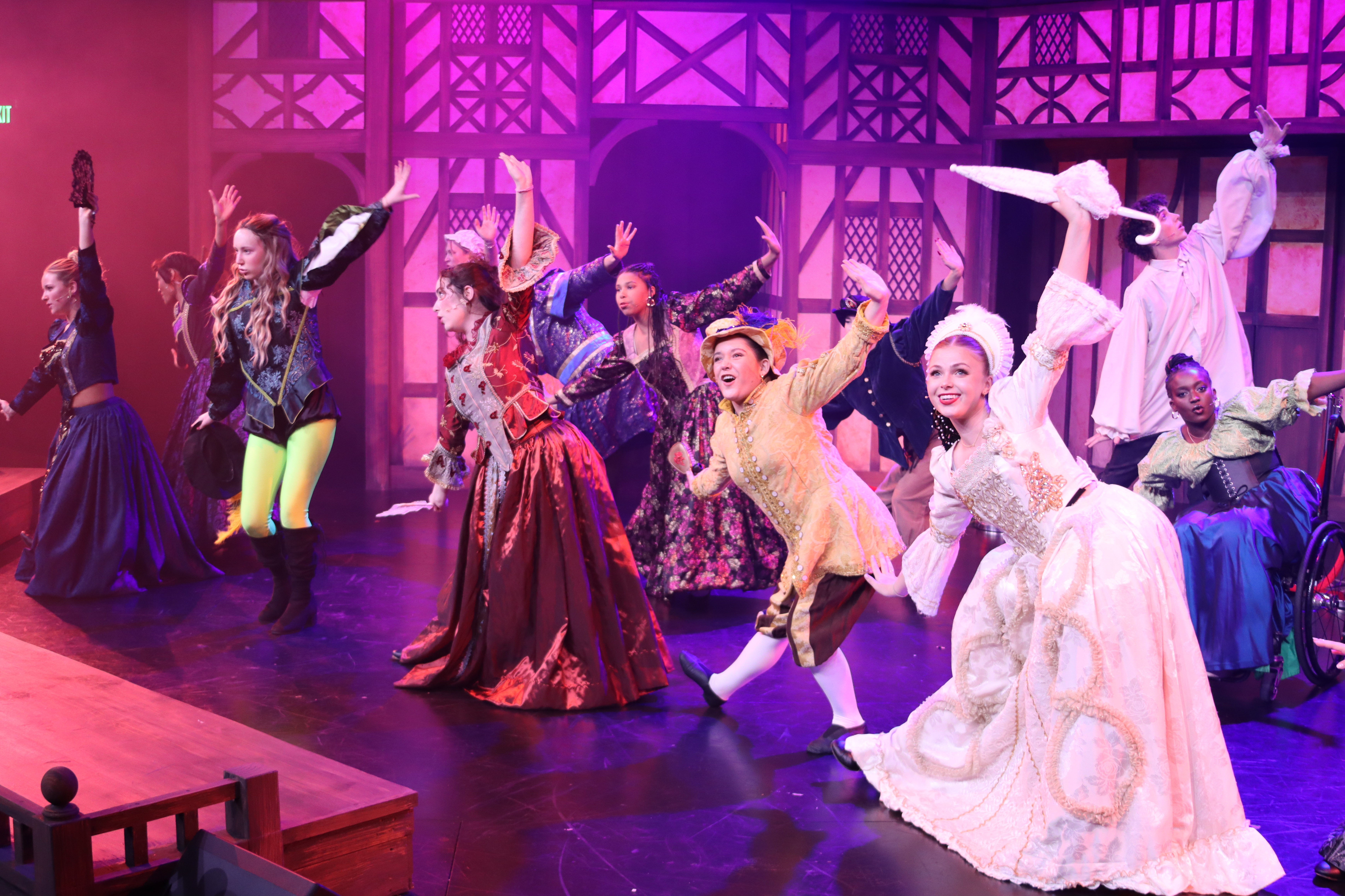 نمایش‌ها و کنسرت‌ها